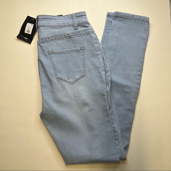 Fashion Nova- Drive to the Ocean Skinny Jeans, Light Blue Wash - Picture 3 of 10